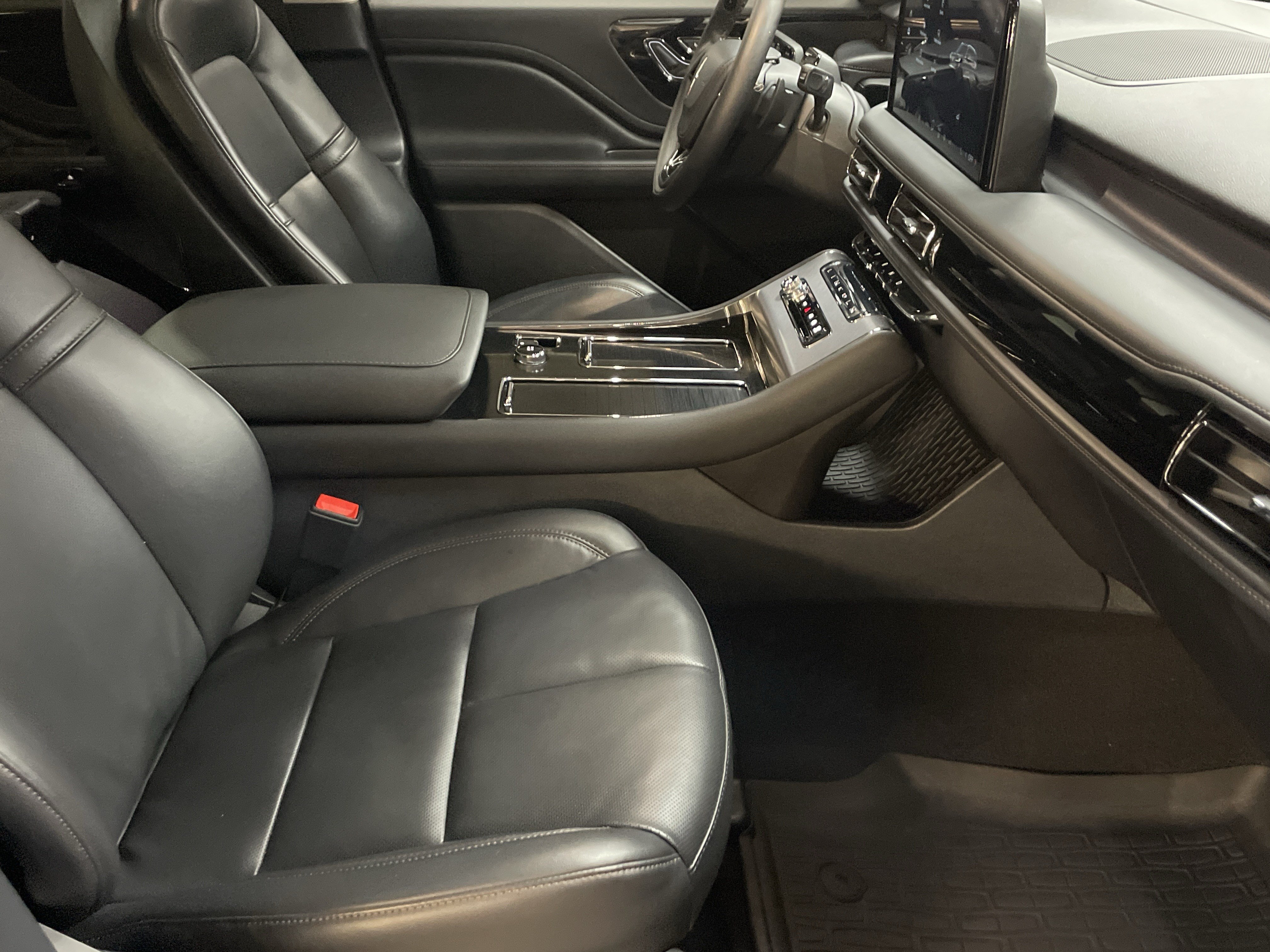 Used 2025 Lincoln Aviator 2WD image 35
