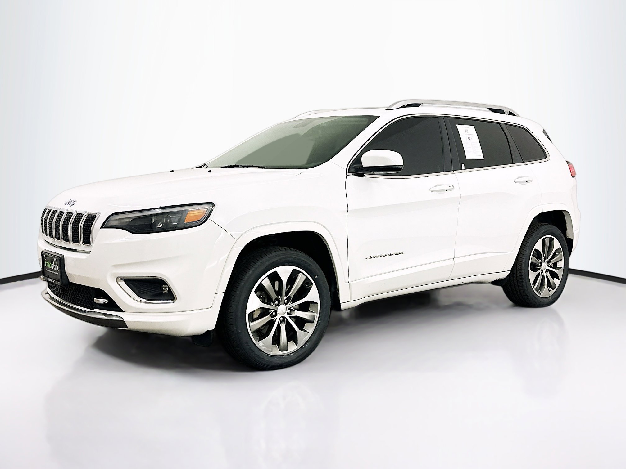 Used 2019 Jeep Cherokee Overland image 3