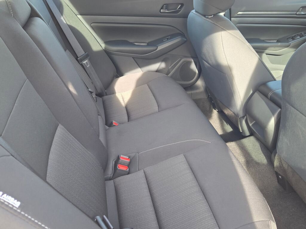 Used 2025 Nissan Altima 2.5 S image 10