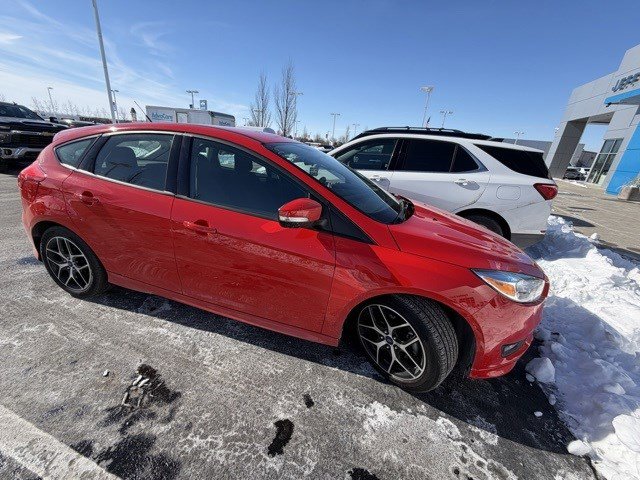 Used 2016 Ford Focus SE w/ SE Sport Package image 3