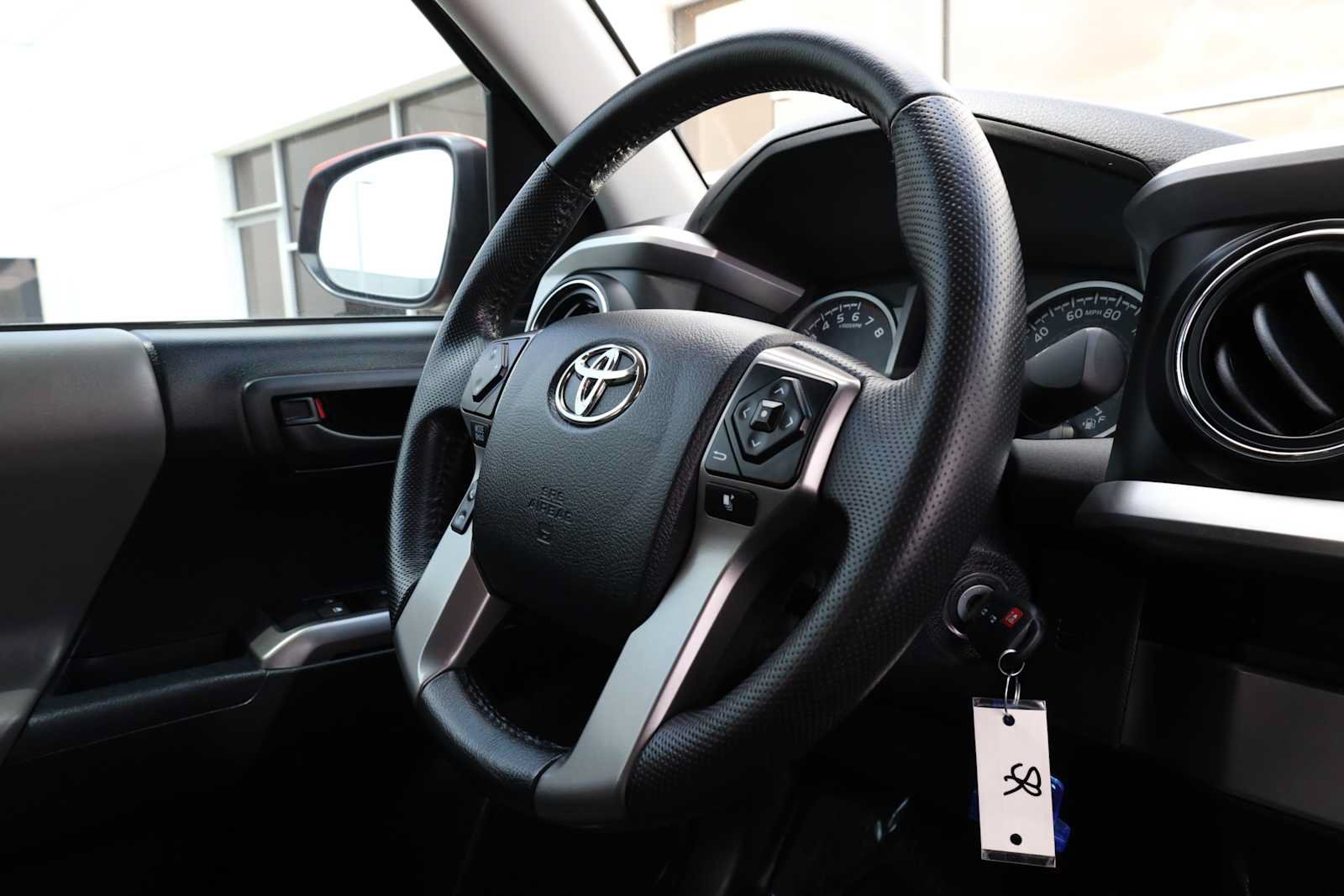 Used 2017 Toyota Tacoma SR5 RWD image 15