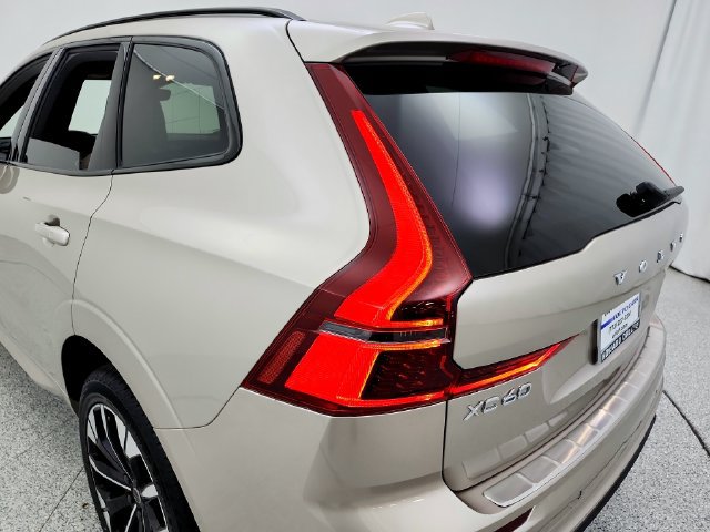 Certified 2026 Volvo XC60 B5 Plus AWD/4WD image 33