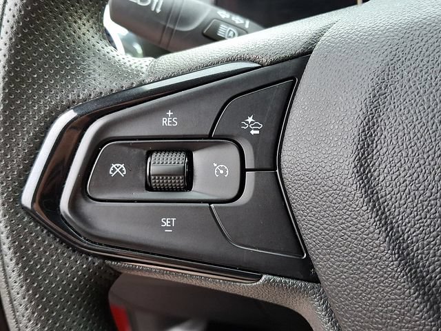 Used 2025 Chevrolet Trax LT FWD image 21