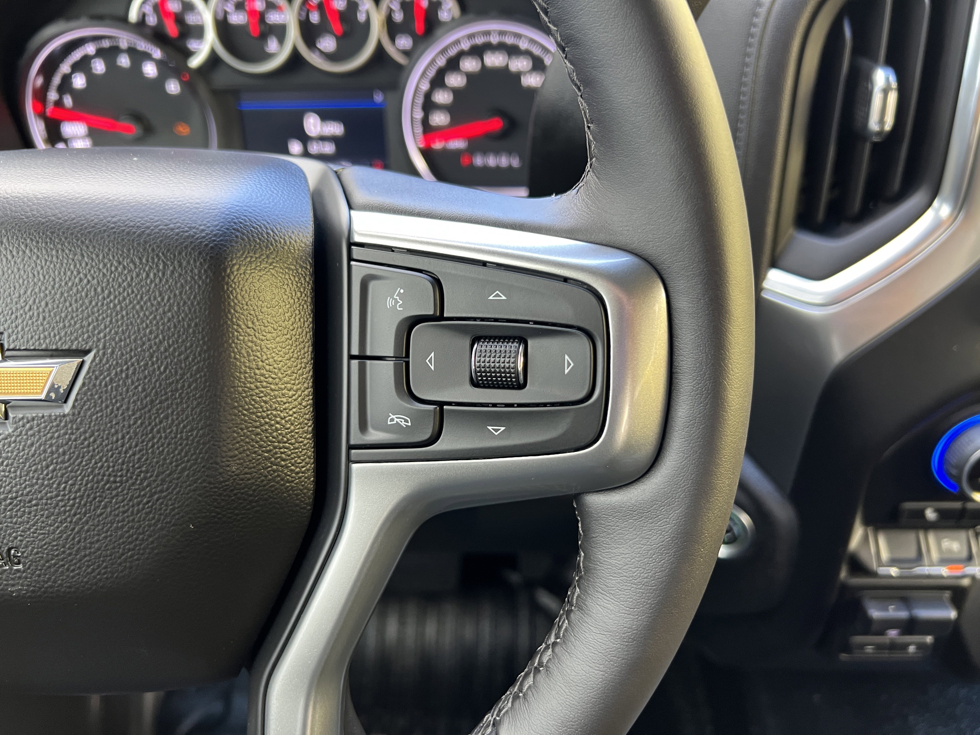 Used 2022 Chevrolet Silverado 1500 LT image 24