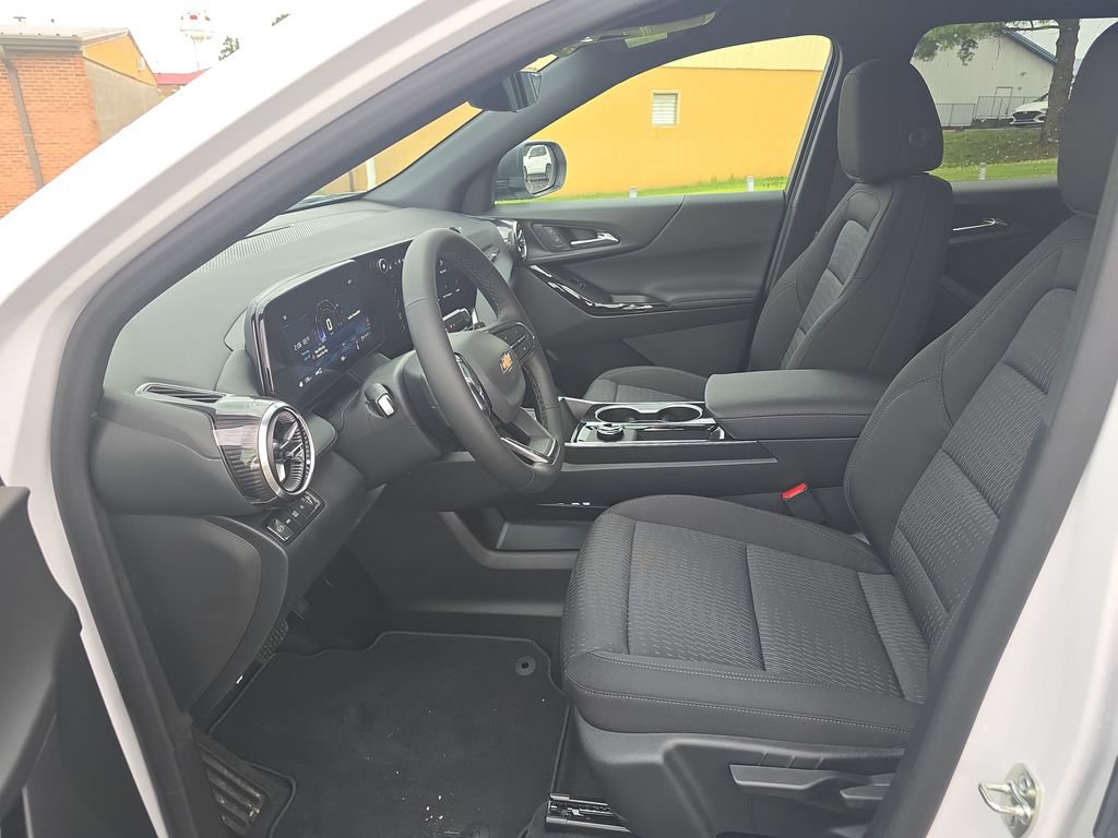 New 2026 Chevrolet Equinox LT w/ Safety and Technology Package AWD/4WD image 25