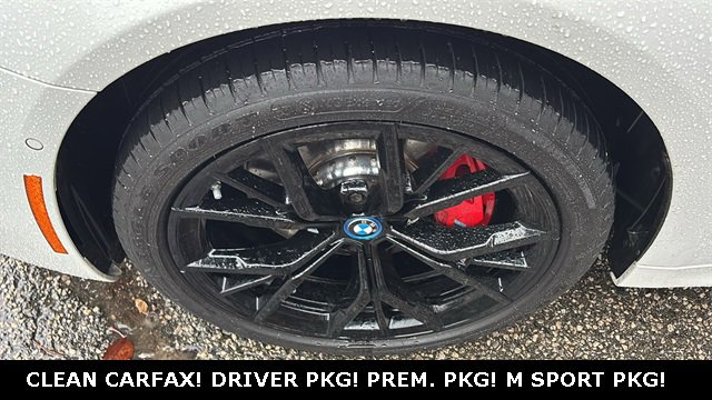 Used 2022 BMW 530e xDrive 530e iPerformance w/ Premium Package image 34