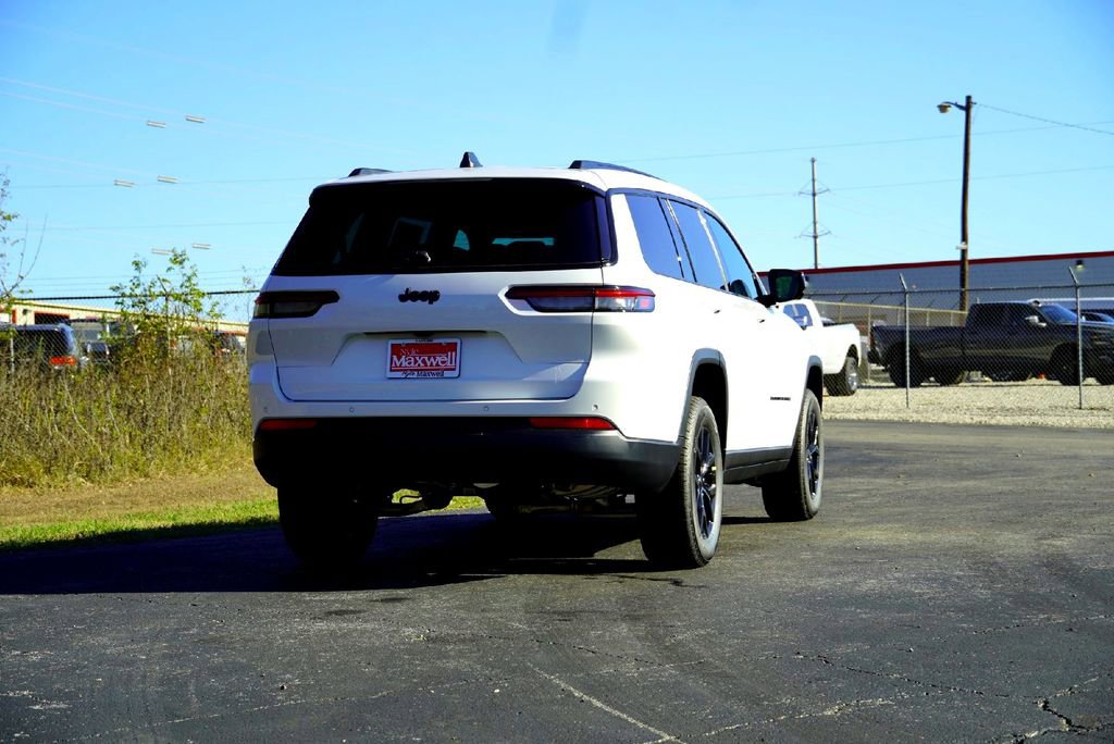New 2025 Jeep Grand Cherokee L Altitude image 6