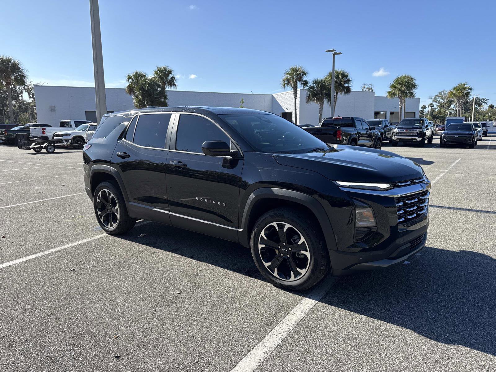 Used 2025 Chevrolet Equinox LT image 1