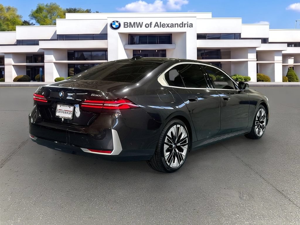 Used 2024 BMW 530i xDrive w/ Convenience Package AWD/4WD image 5