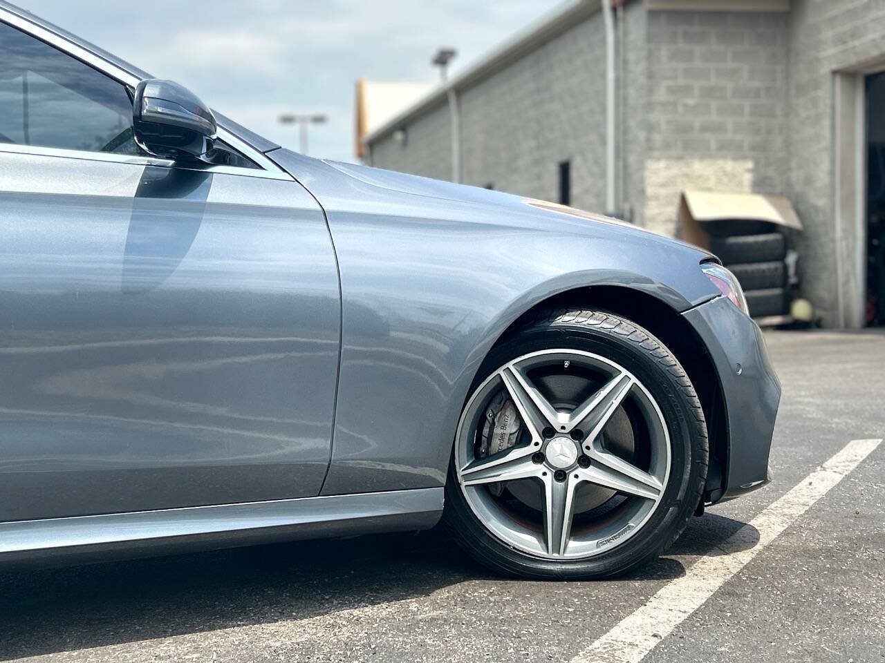 Used 2017 Mercedes-Benz E 300 4MATIC image 4