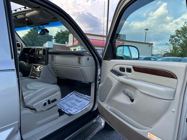 Used 2004 Cadillac Escalade EXT AWD/4WD image 18