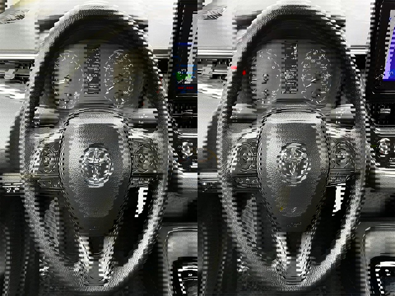 Used 2024 Toyota Corolla LE image 11