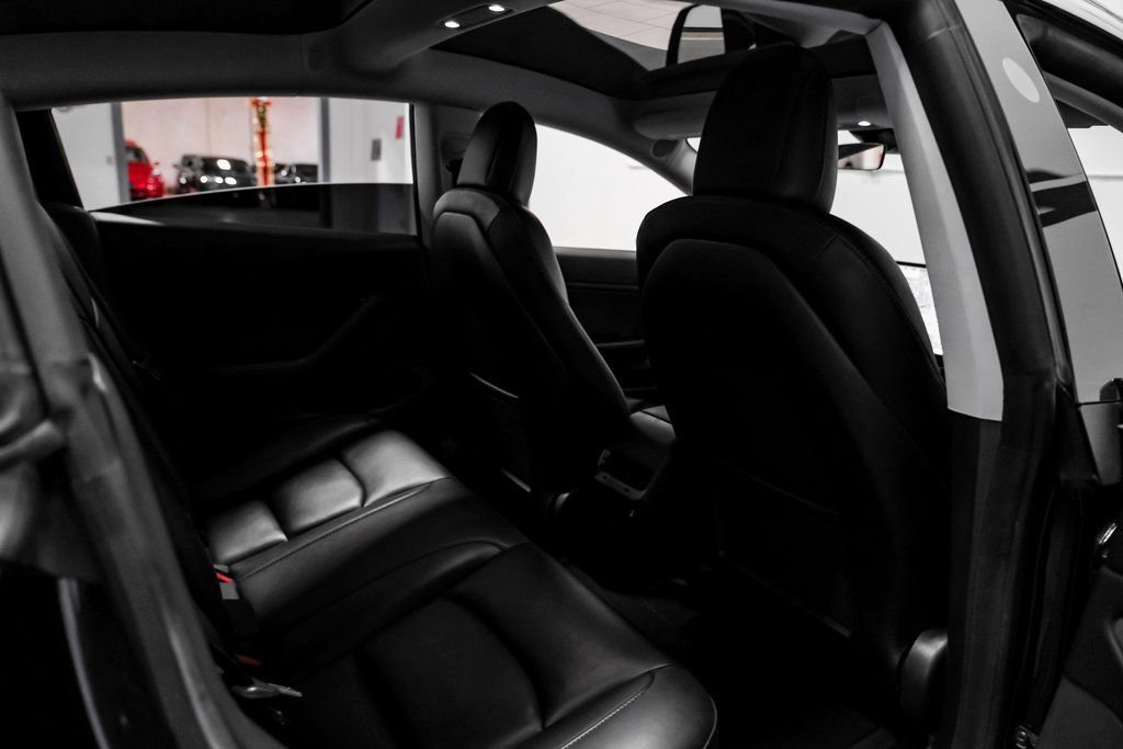 Used 2019 Tesla Model 3 Standard Range Plus image 34