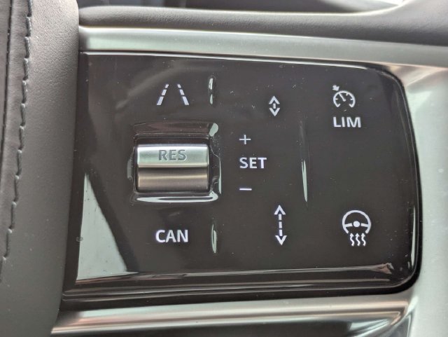 Used 2025 Land Rover Range Rover SE AWD/4WD image 27