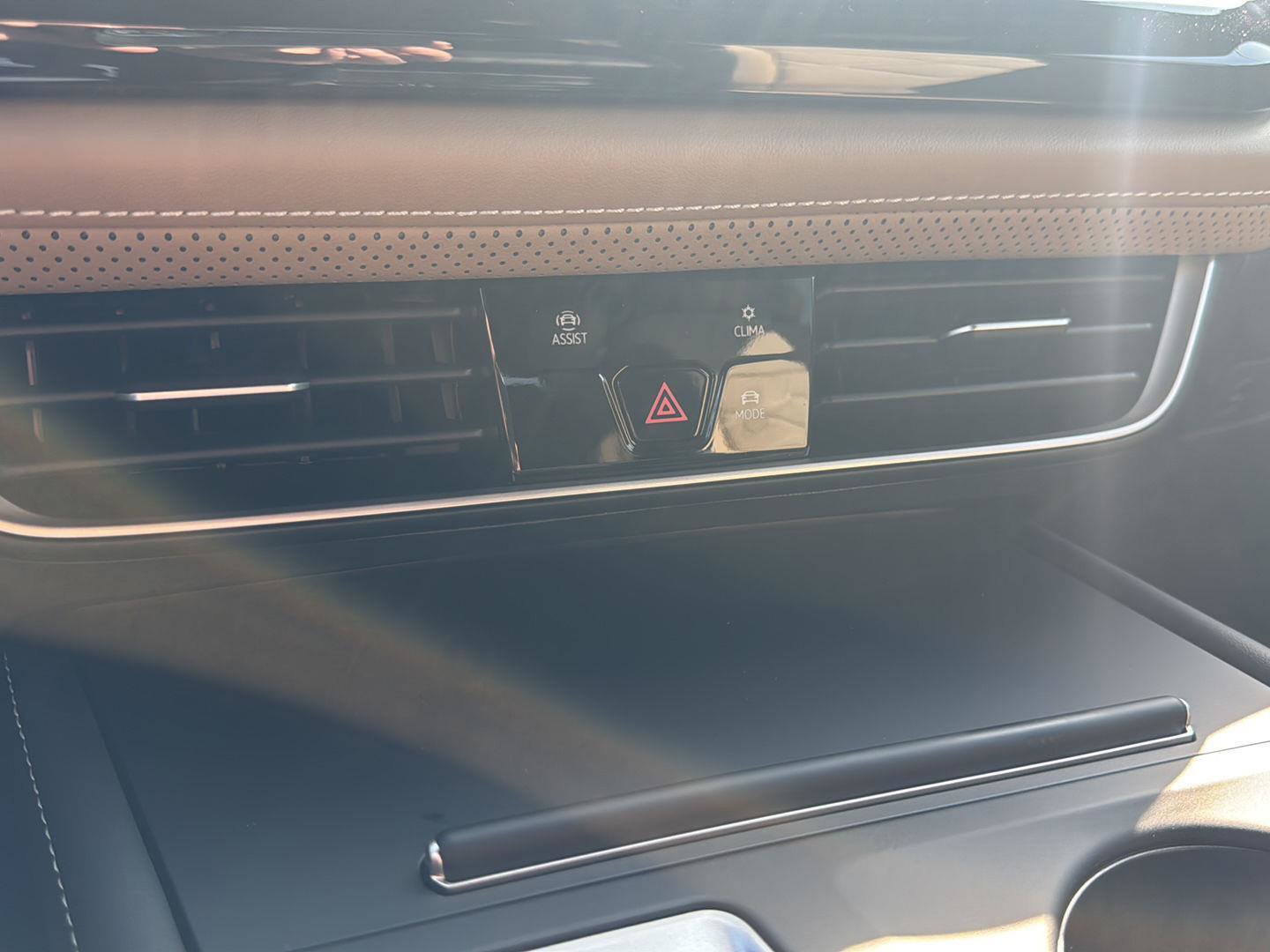 New 2026 Volkswagen Atlas Cross Sport SE image 17