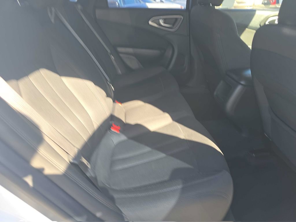 Used 2016 Chrysler 200 Limited w/ Convenience Group image 13