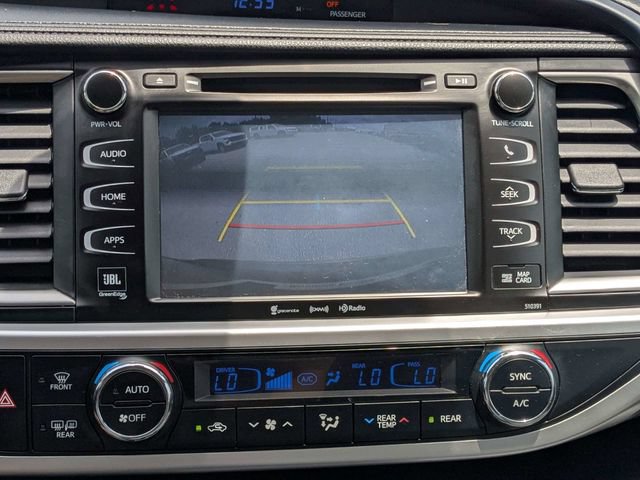 Used 2018 Toyota Highlander Limited FWD image 34