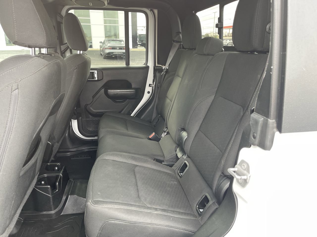 Used 2022 Jeep Gladiator Willys AWD/4WD image 24