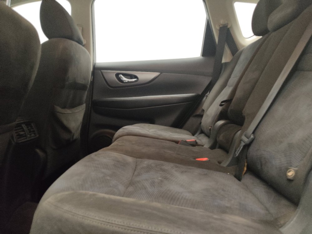 Used 2015 Nissan Rogue S FWD image 18