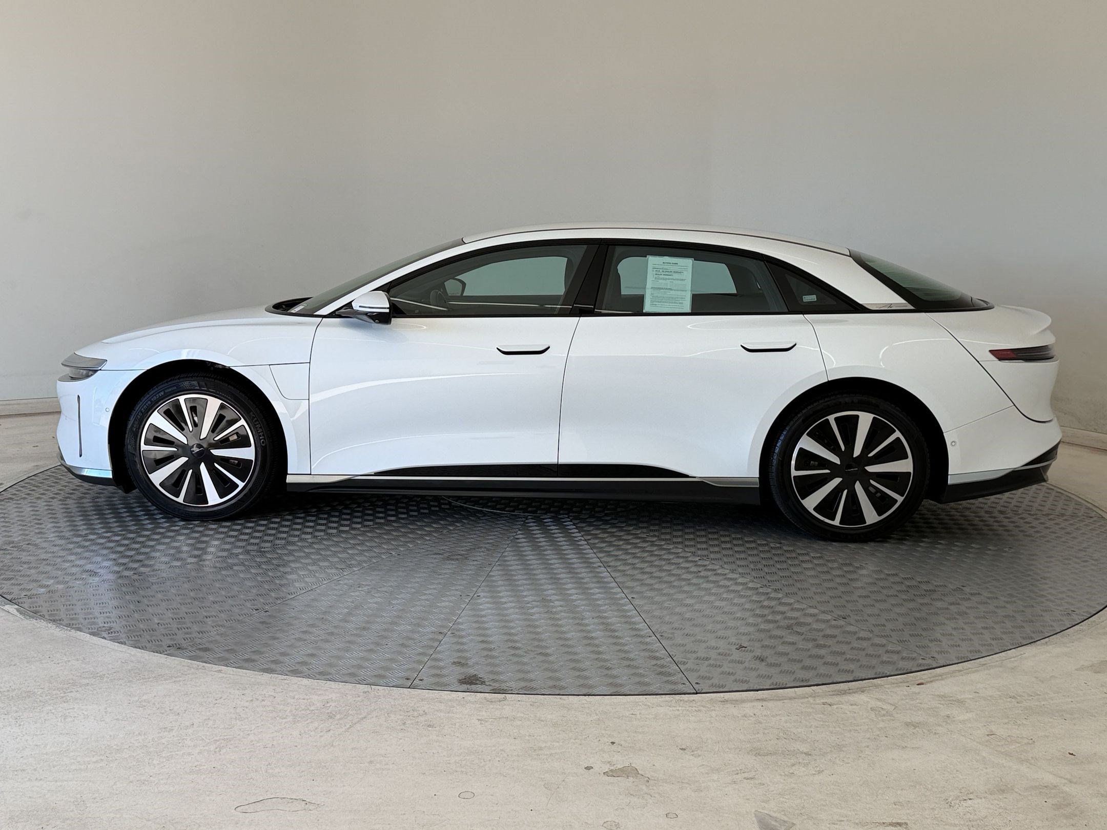 Used 2025 Lucid Air Touring AWD/4WD image 2