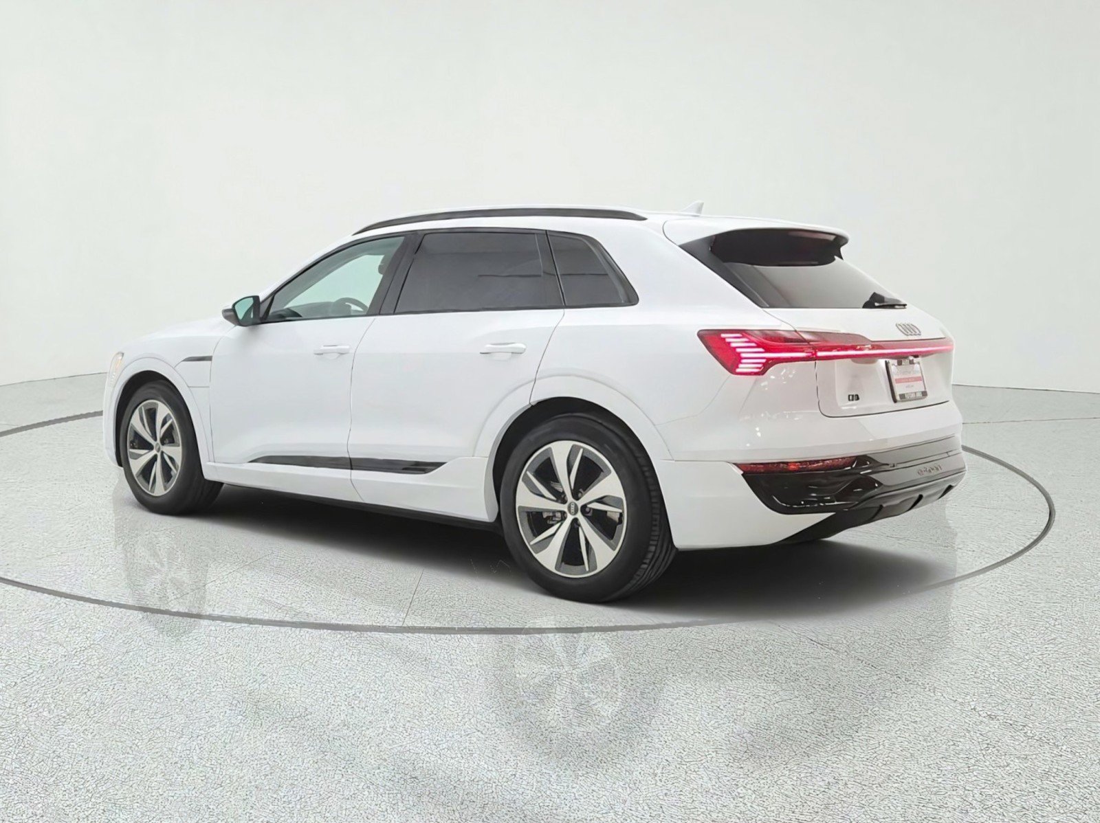 Used 2024 Audi Q8 e-tron Premium AWD/4WD image 7