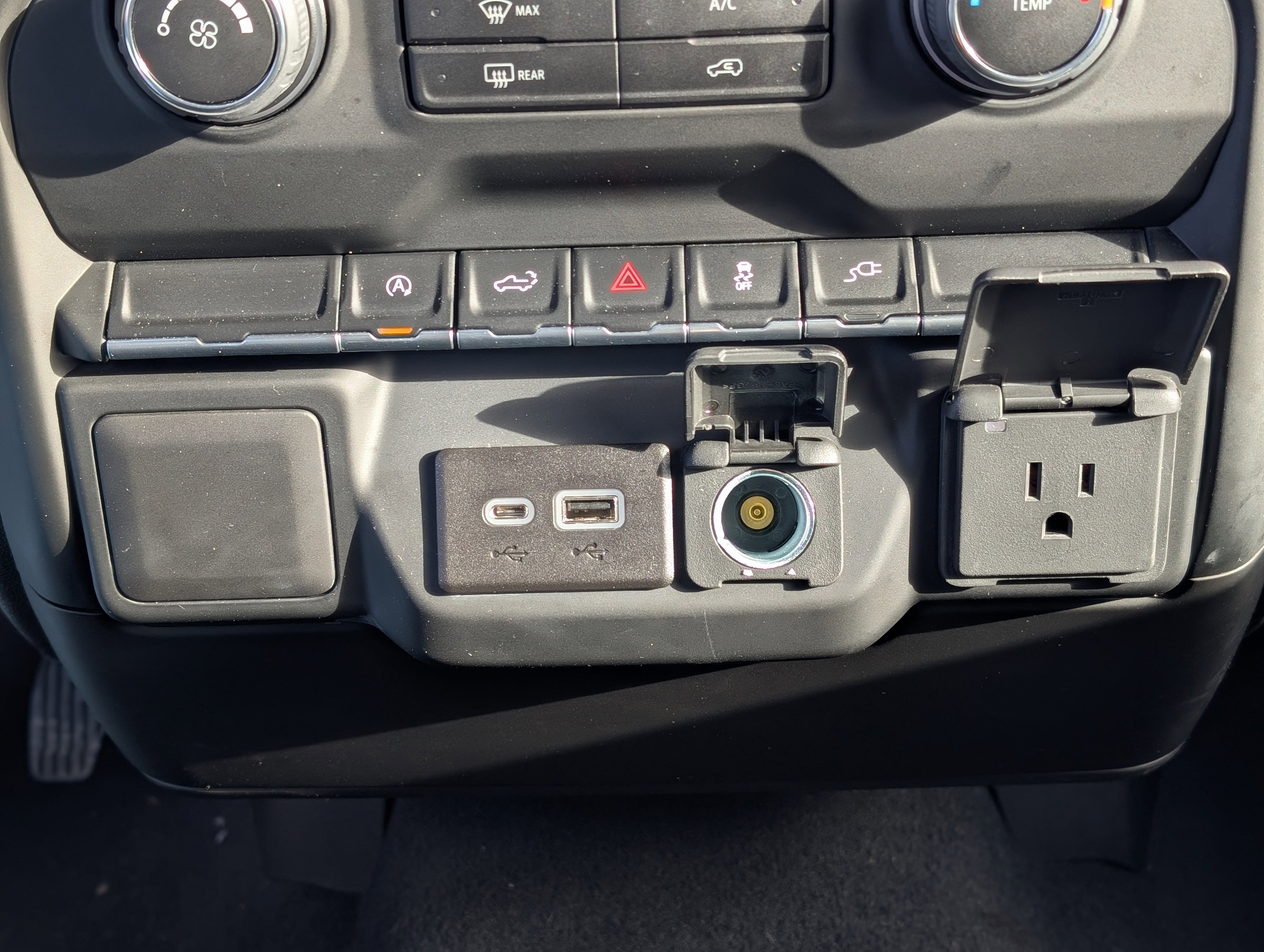 Certified 2022 Chevrolet Silverado 1500 Custom w/ Safety Confidence Package image 21