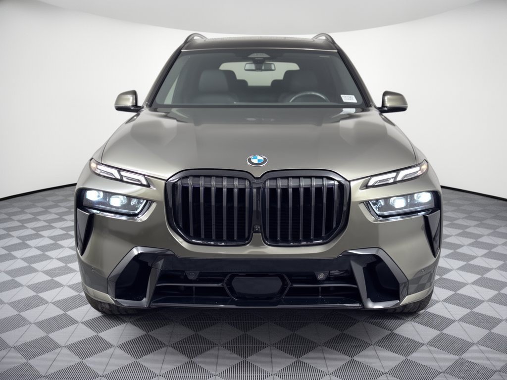 Used 2024 BMW X7 xDrive40i w/ M Sport Package AWD/4WD image 6