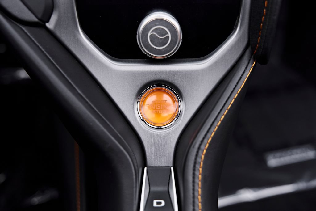 Used 2025 McLaren 750S Spider RWD image 68