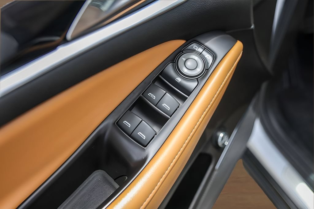 Used 2019 Buick Enclave Essence FWD image 21