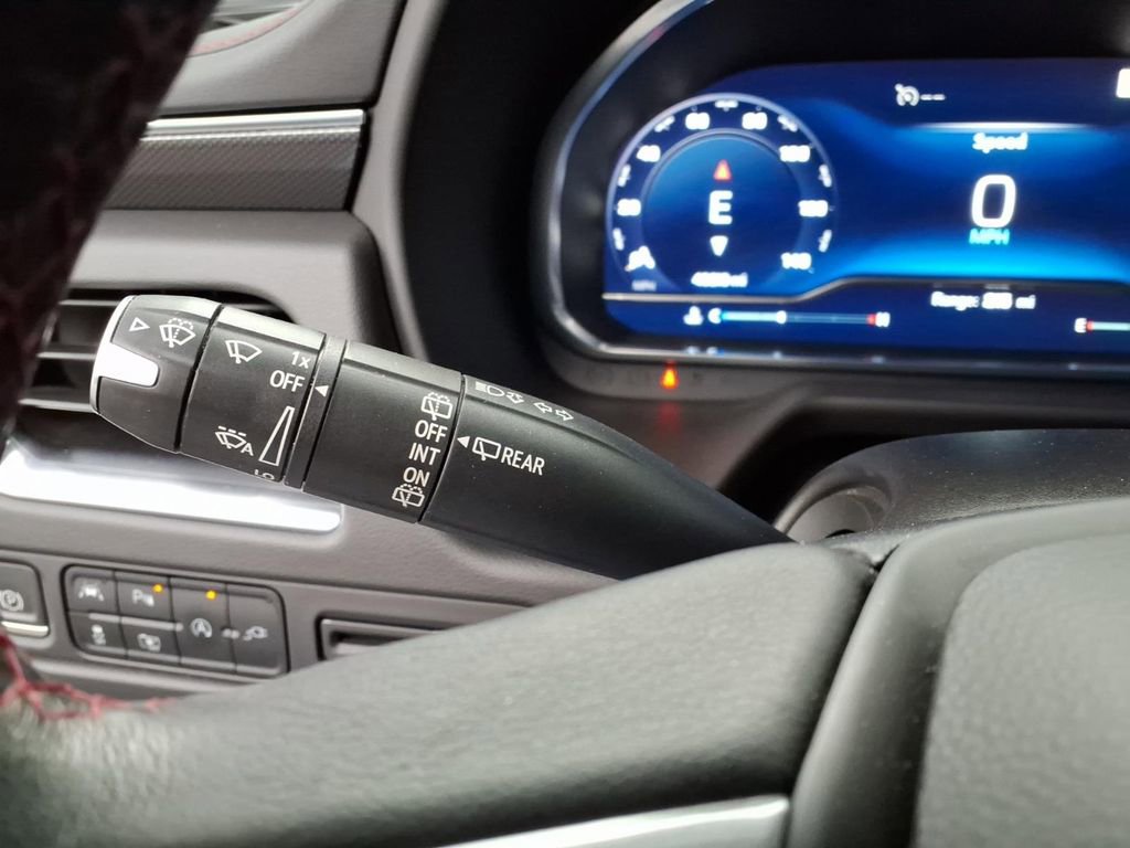 Certified 2022 Chevrolet Tahoe RST w/ Sport Performance Package AWD/4WD image 18