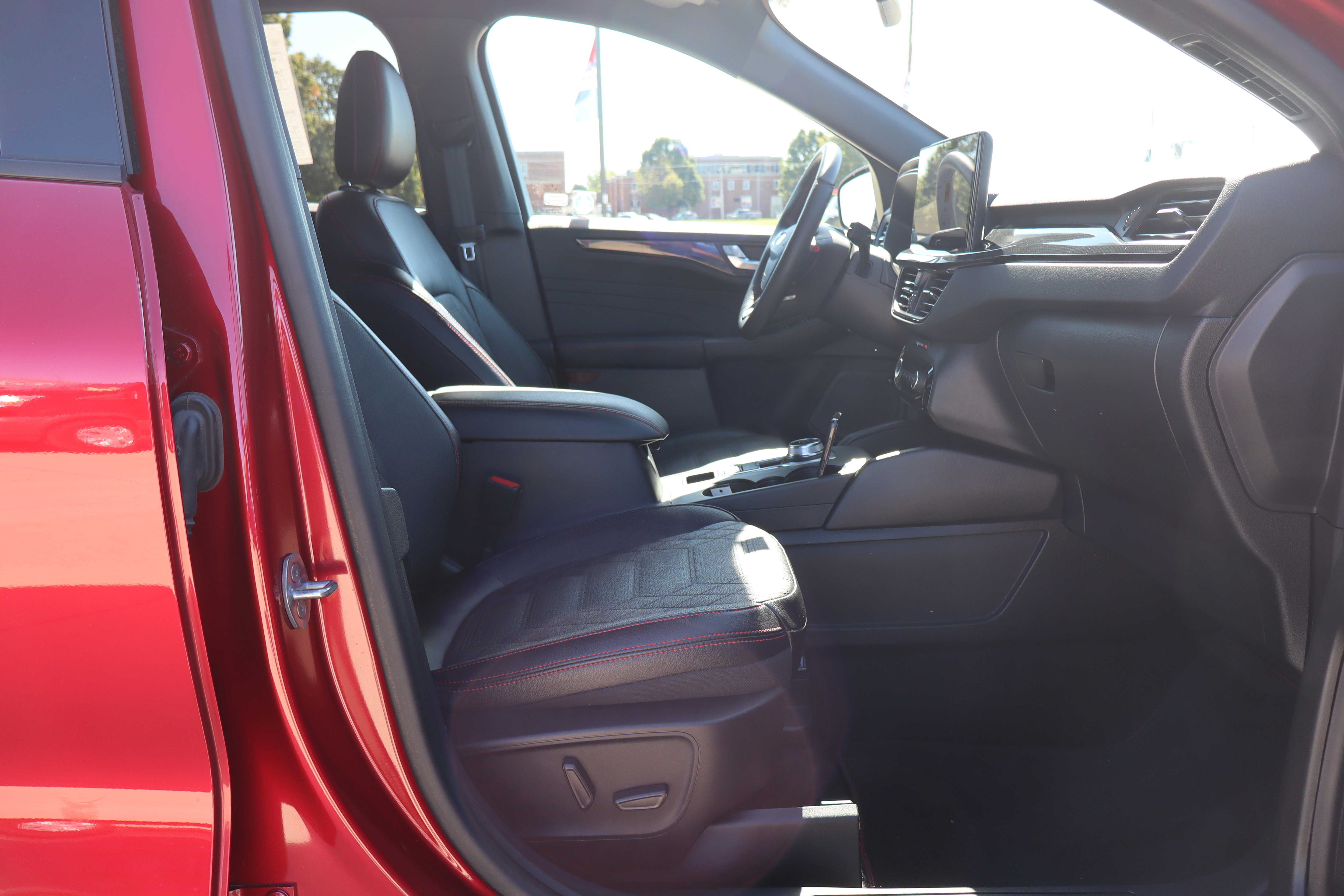 Used 2023 Ford Escape ST-Line Elite w/ Premium Technology Package AWD/4WD image 13