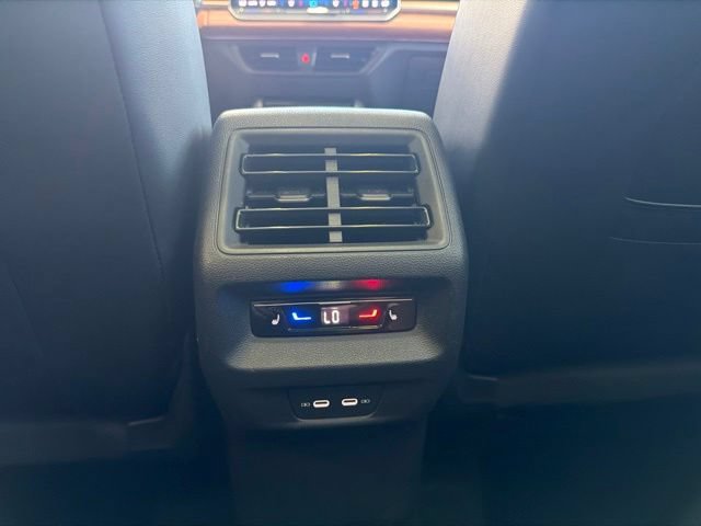 Used 2025 Volkswagen Tiguan SEL R-Line AWD/4WD image 15