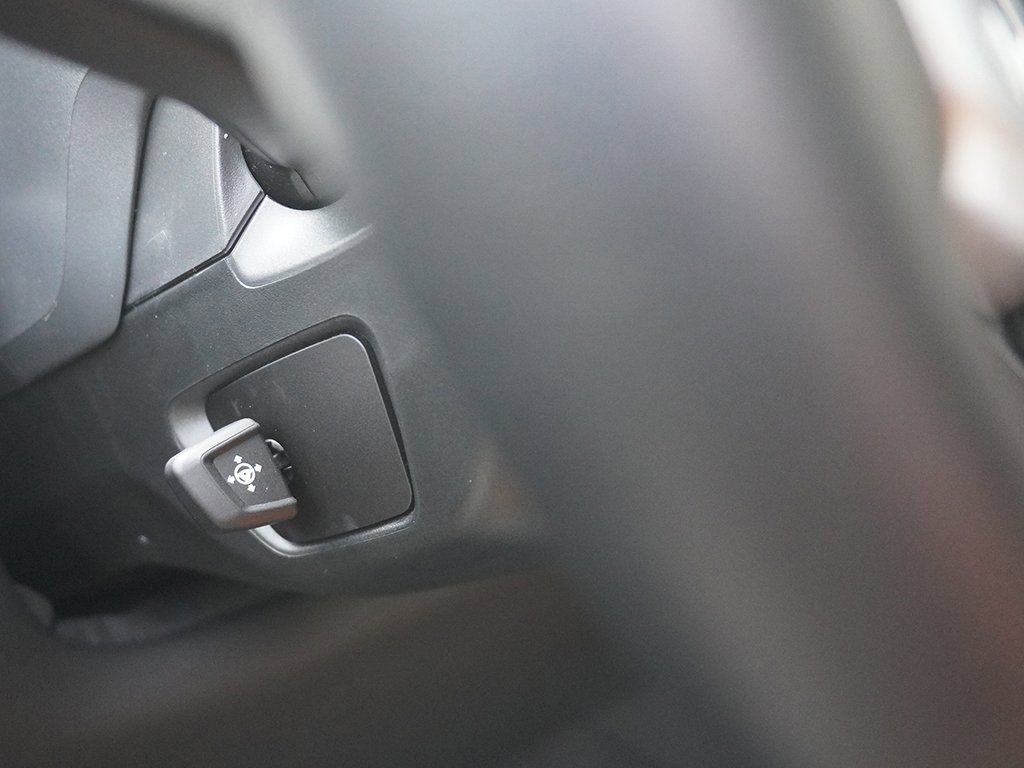 Used 2024 BMW X7 xDrive40i w/ Premium Package image 64