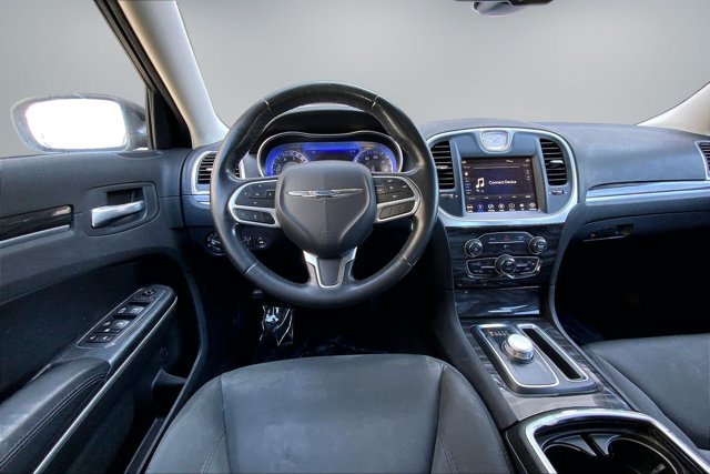 Used 2019 Chrysler 300 Touring w/ Sport Appearance Package AWD/4WD image 4