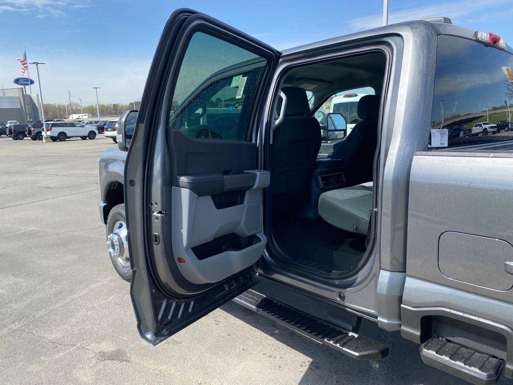 New 2026 Ford F350 XLT w/ 360-Degree Camera Package image 29