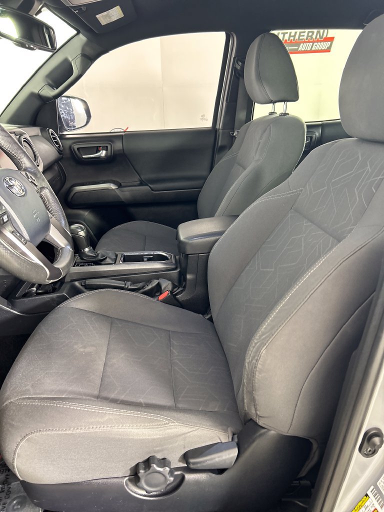 Used 2018 Toyota Tacoma TRD Sport RWD image 13