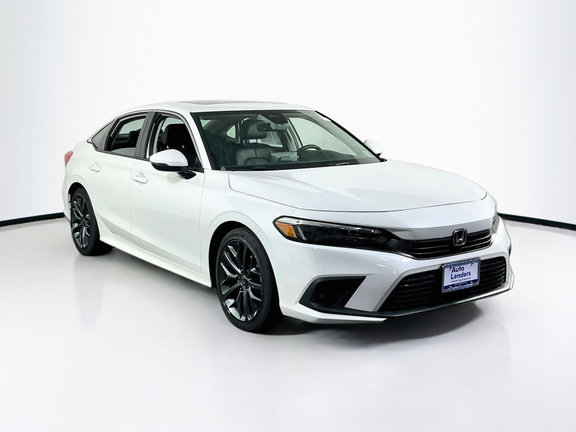 Used 2023 Honda Civic Touring image 3