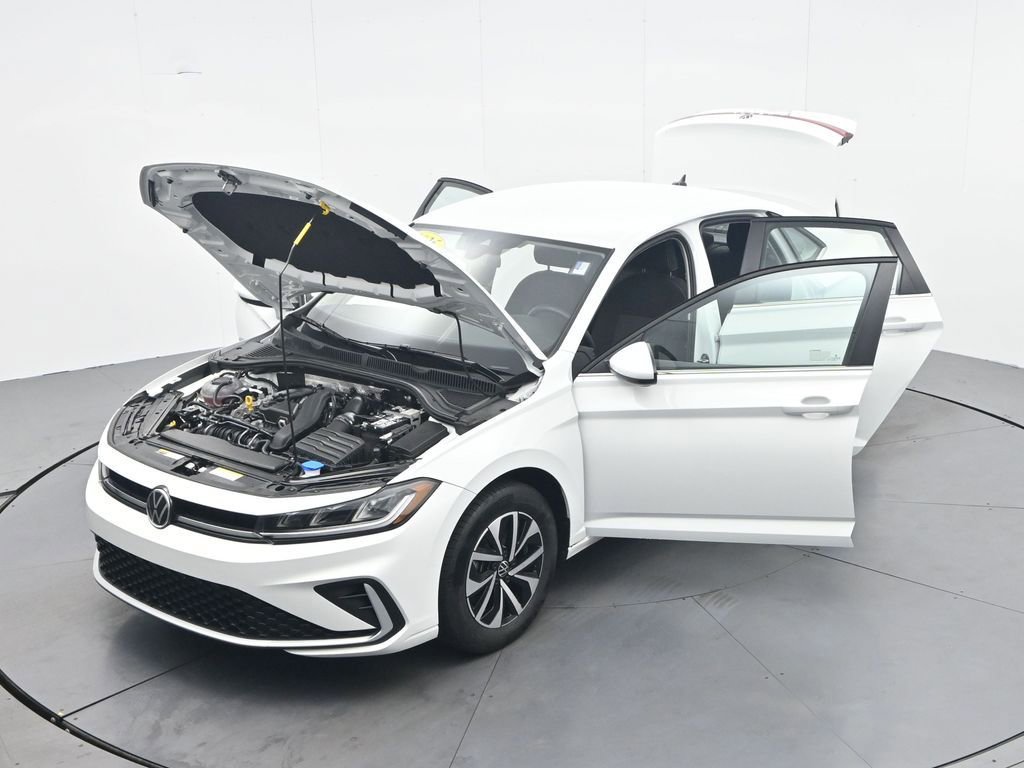 Used 2025 Volkswagen Jetta S image 33