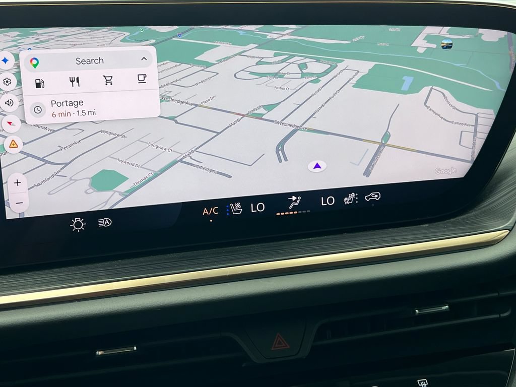 Used 2024 Buick Envision Avenir AWD/4WD image 26