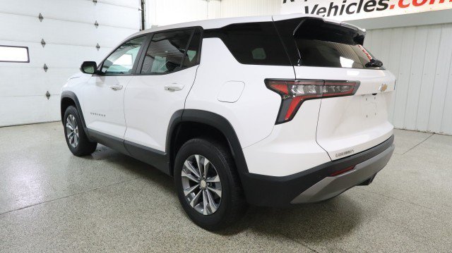 Used 2025 Chevrolet Equinox LT FWD image 3