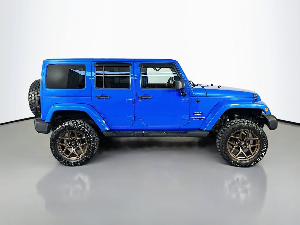 Used 2011 Jeep Wrangler Unlimited Sahara w/ Dual Top Group AWD/4WD image 8