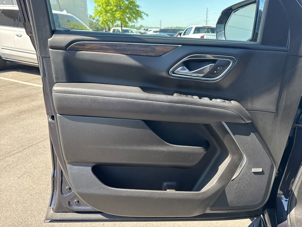 Used 2024 Chevrolet Tahoe Premier AWD/4WD image 10