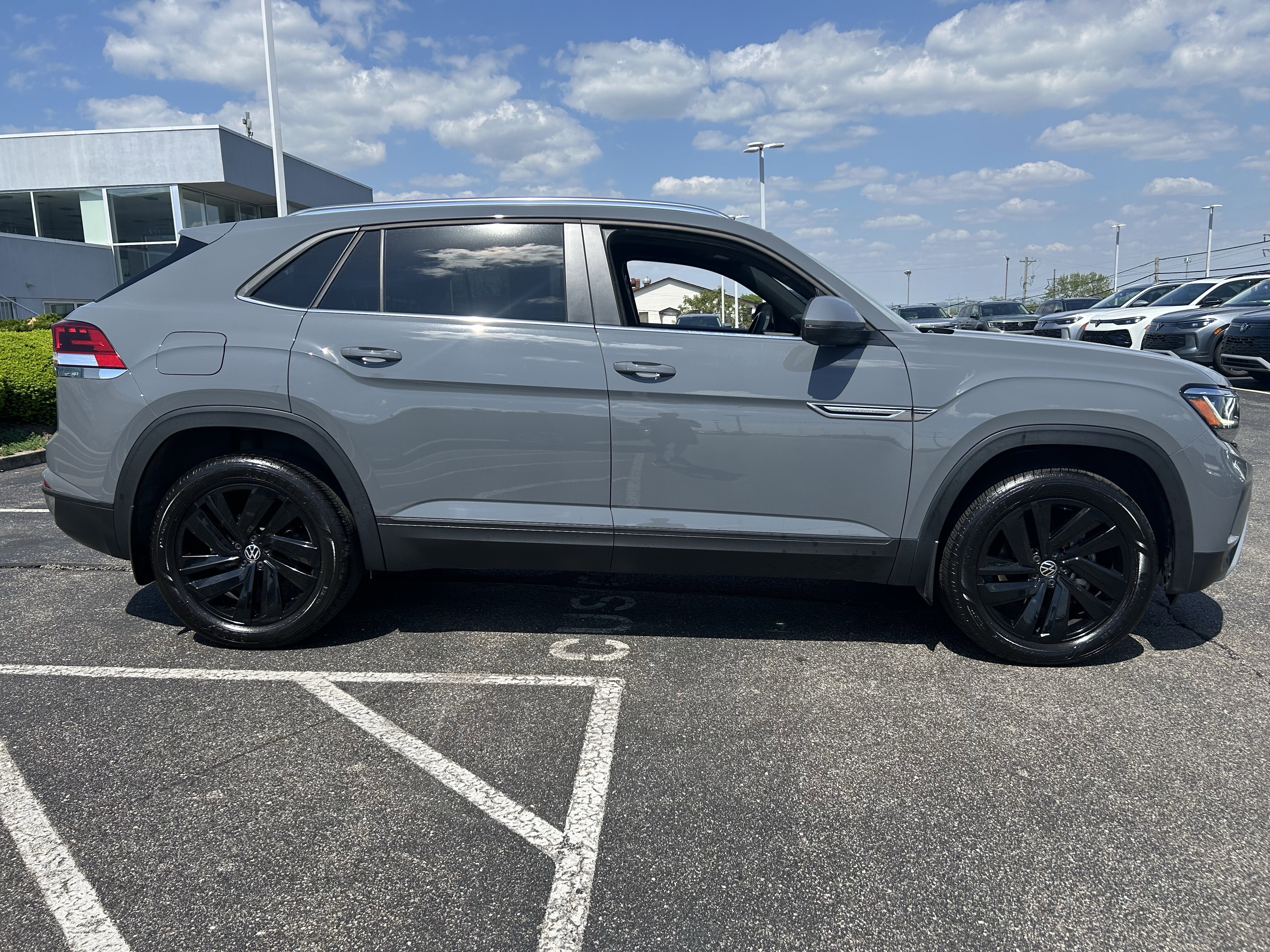 Certified 2023 Volkswagen Atlas Cross Sport SE w/ Black Wheel Package FWD image 8