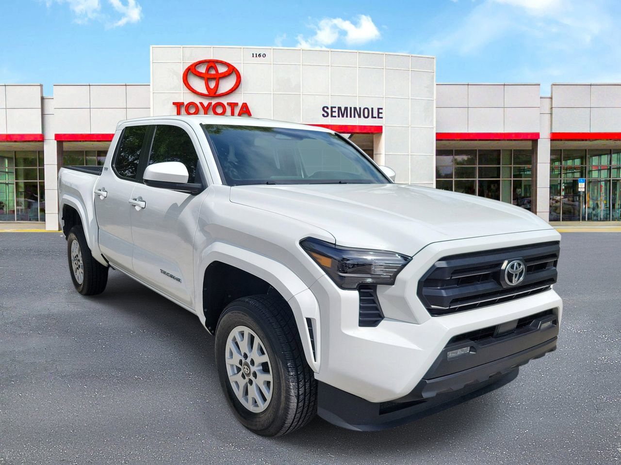 Used 2024 Toyota Tacoma SR5 AWD/4WD image 2