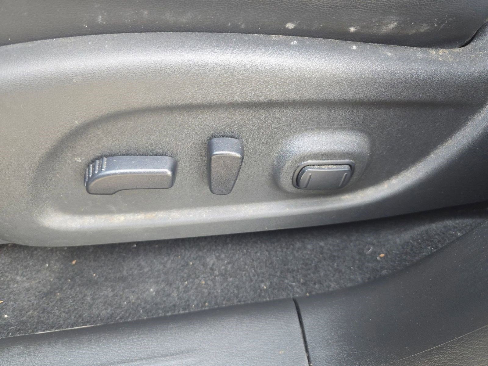 Used 2019 Nissan Pathfinder SL image 11