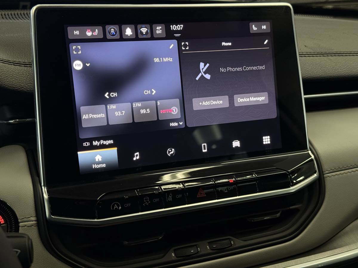 Used 2025 Jeep Compass Limited image 45