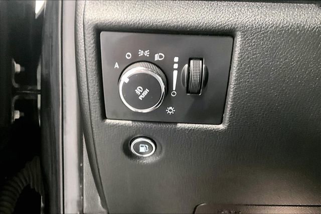 Used 2014 Jeep Grand Cherokee Limited w/ Luxury Group II AWD/4WD image 16