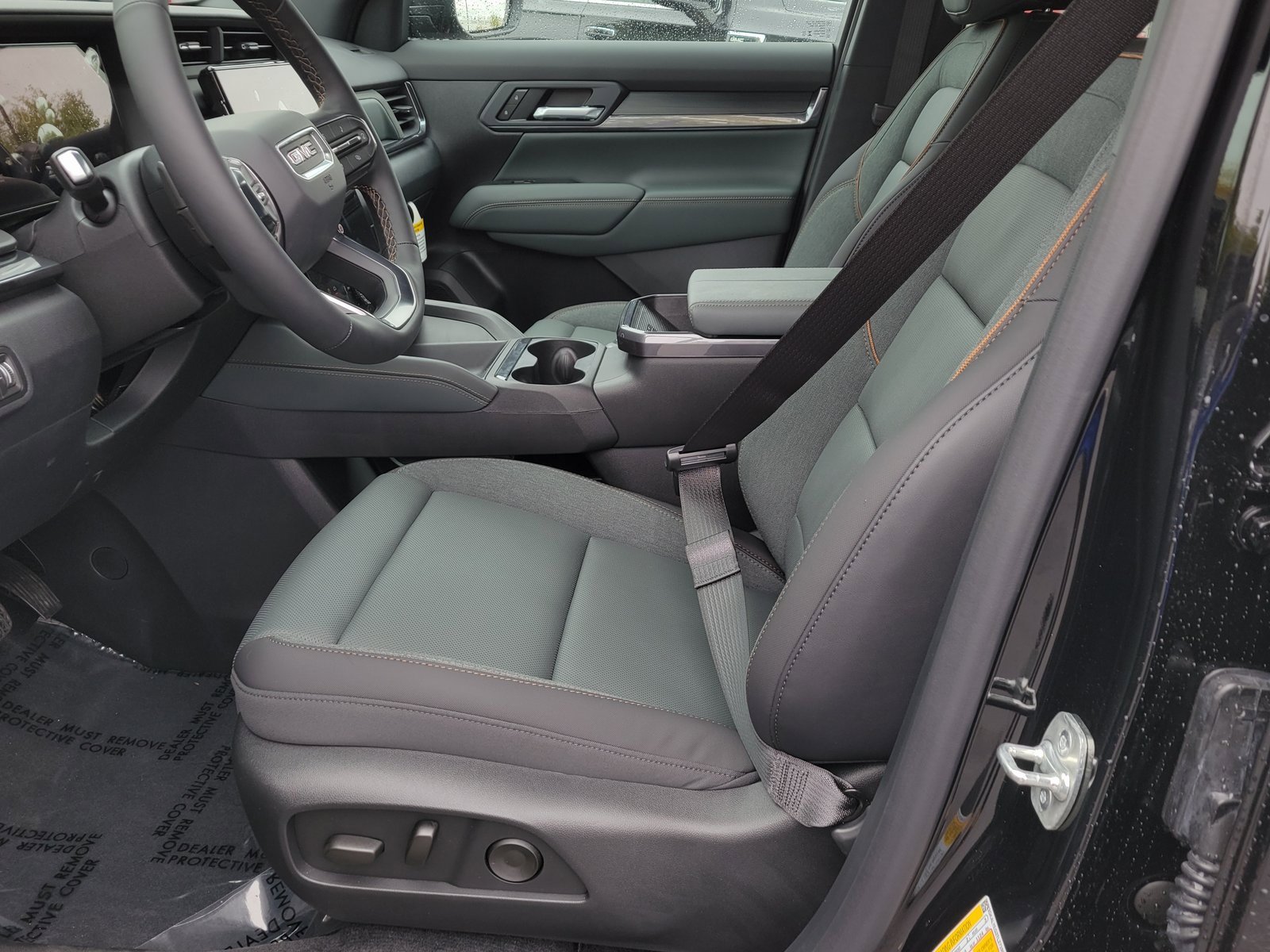 New 2026 GMC Terrain AT4 w/ Convenience Package III image 9