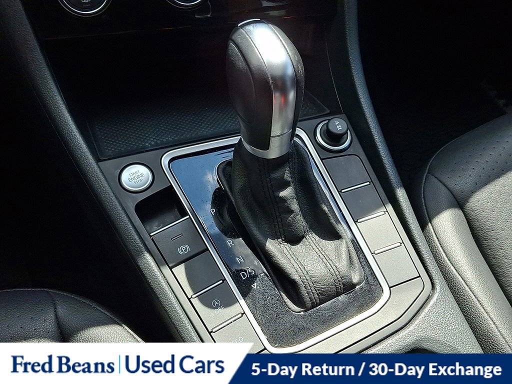 Used 2019 Volkswagen Jetta SE w/ Cold Weather Package image 16