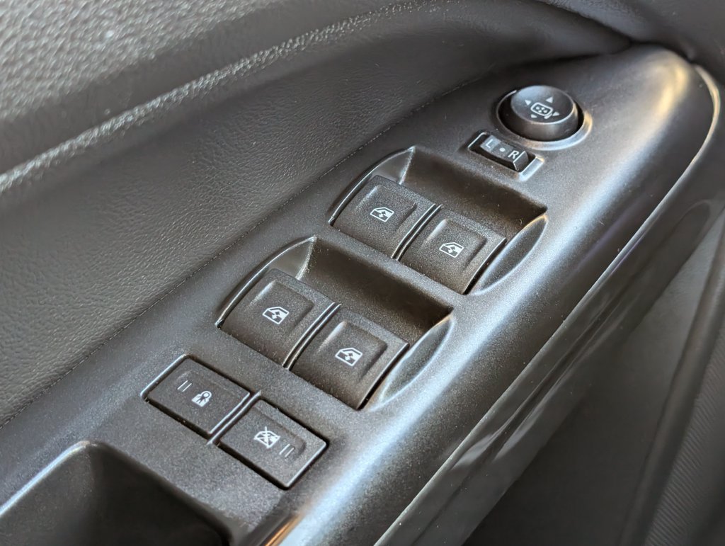 Used 2015 GMC Canyon SLE w/ All-Terrain Package AWD/4WD image 30
